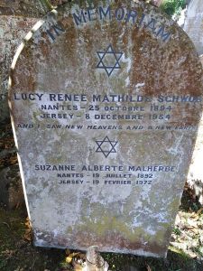 Lucie &amp; Marcel grave